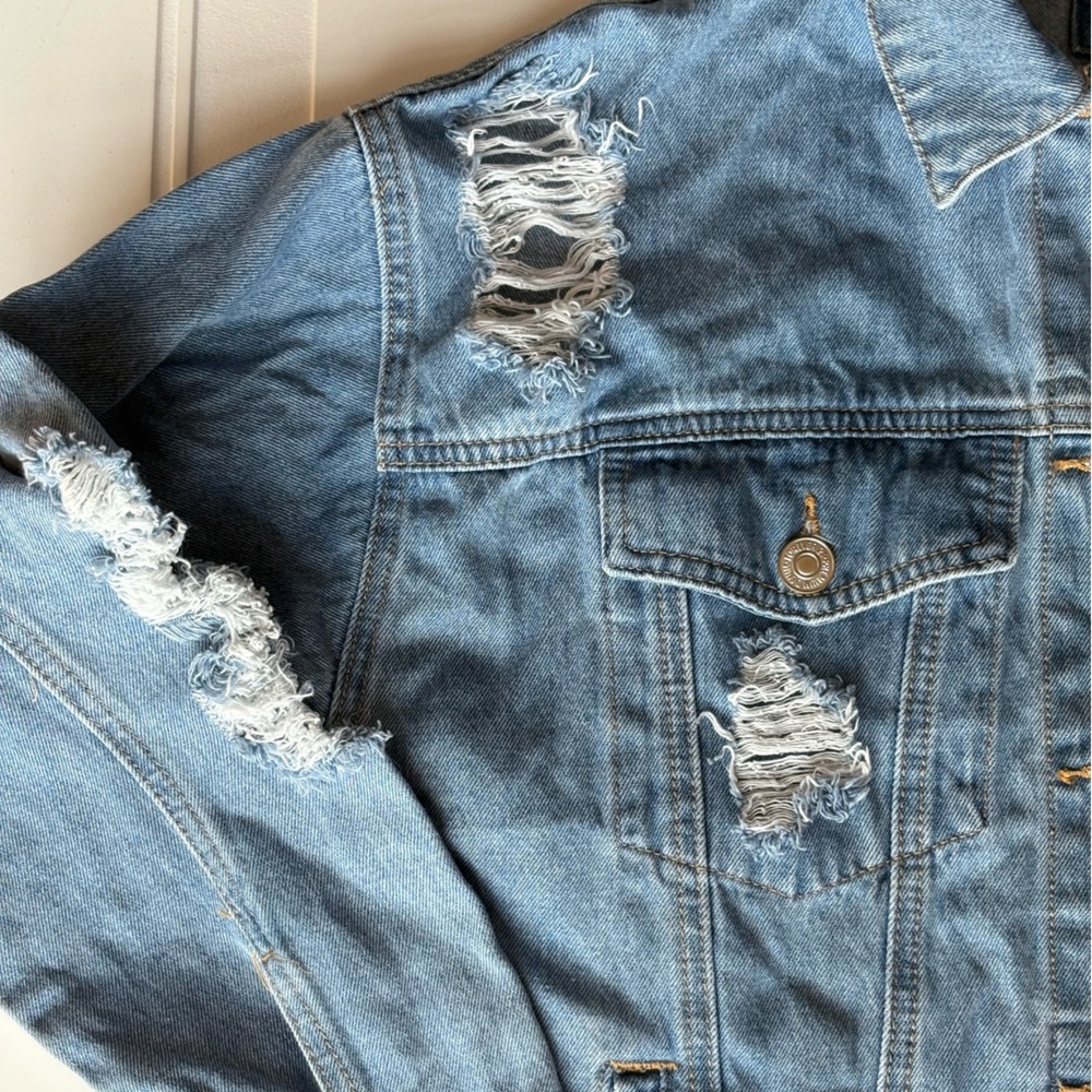 Forever 21 Distressed Denim Jacket Size Small - Picture 3 of 9